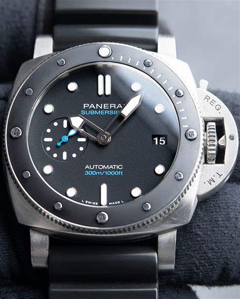 panerai submersible black bezel